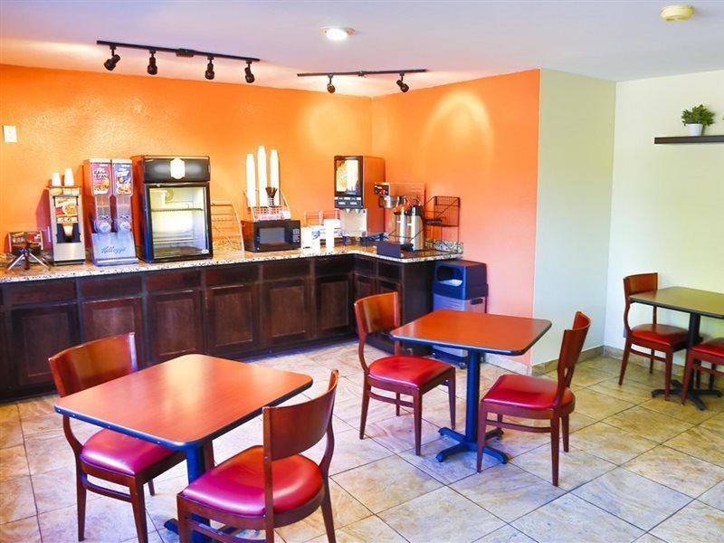 Super 8 By Wyndham Charlotte University Bagian luar foto